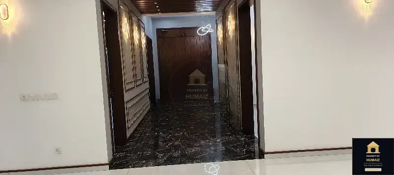 600 Sq. Yd. 7-Bedroom Luxury Villa in Zone A For Sale in DHA Phase 8 Karachi — Photograph 5
