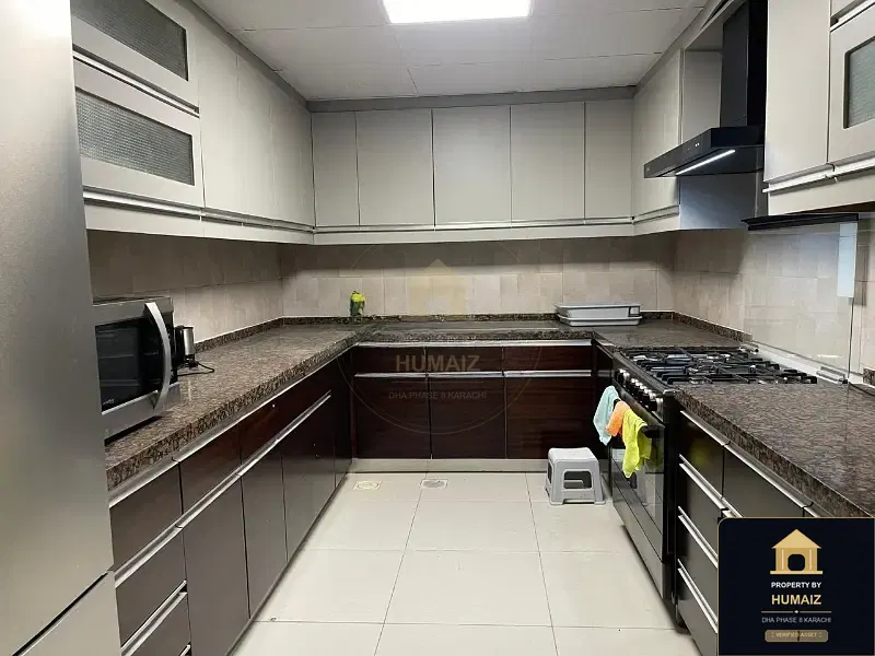 3-Bedroom Luxury Apartment (Sea Facing, 4 Bath, Suite 23) at Pearl Towers For Rent in DHA Phase 8 Karachi — Photograph 14