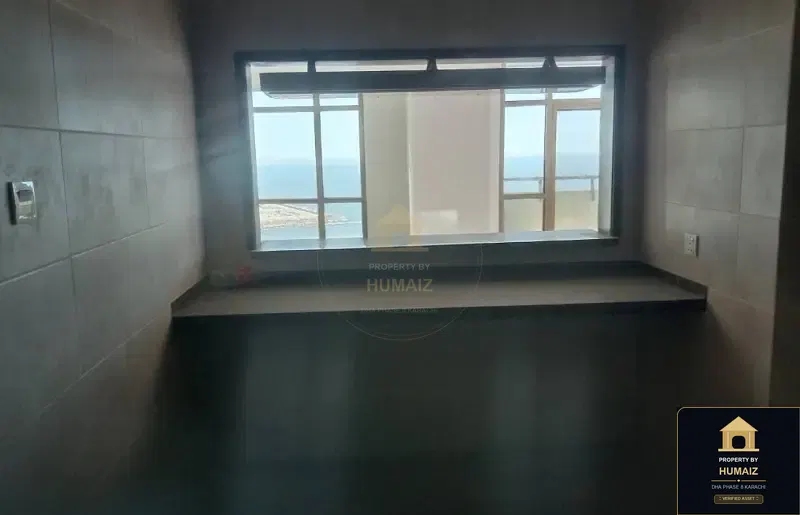 3-Bedroom Luxury Apartment (Sea Facing, 4 Bath, Suite 35) at Pearl Towers For Rent in DHA Phase 8 Karachi — Photograph 17