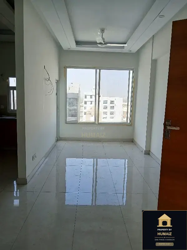 2-Bedroom Luxury Apartment (Boulevard Facing, 2 Bath, Suite 1) on Zulfiqar Commercial For Sale in DHA Phase 8 Karachi — Photograph 2