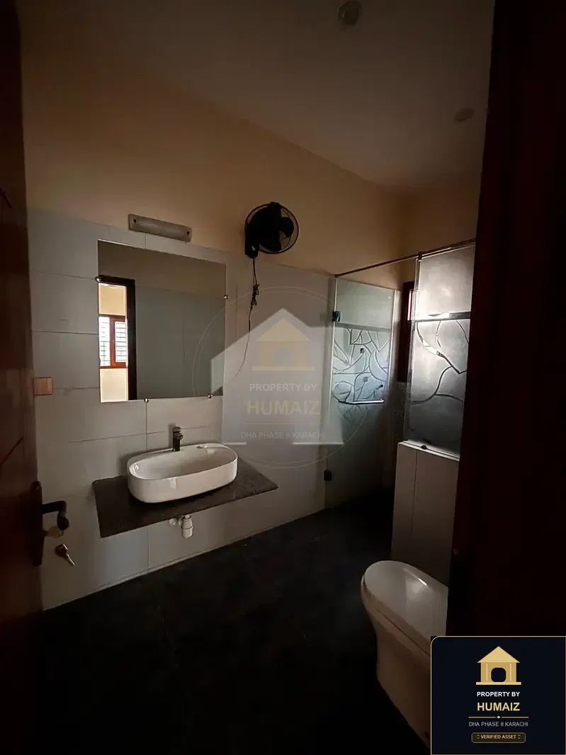 4-Bedroom Upper/Lower Portion (Brand New, 5 Bath, Unit 9) in DHA Phase 8 For Rent in DHA Phase 8 Karachi — Photograph 10
