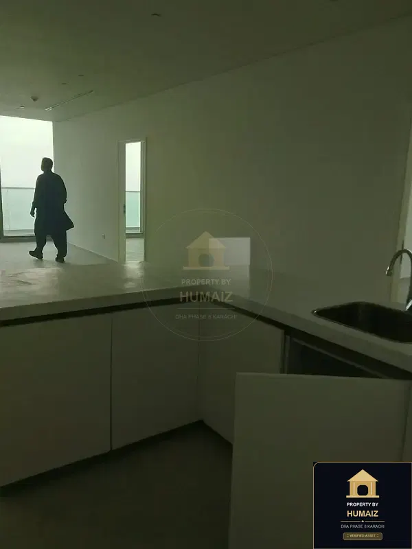 3-Bedroom Luxury Apartment (Sea Facing, 5 Bath, Suite 9) at Emaar Oceanfront For Rent in DHA Phase 8 Karachi — Photograph 10