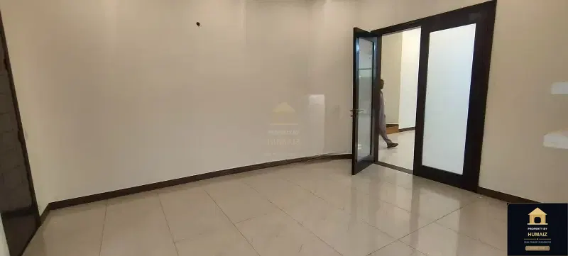 3-Bedroom Upper/Lower Portion (3 Bath, Unit 55) in DHA Phase 8 For Rent in DHA Phase 8 Karachi — Photograph 3