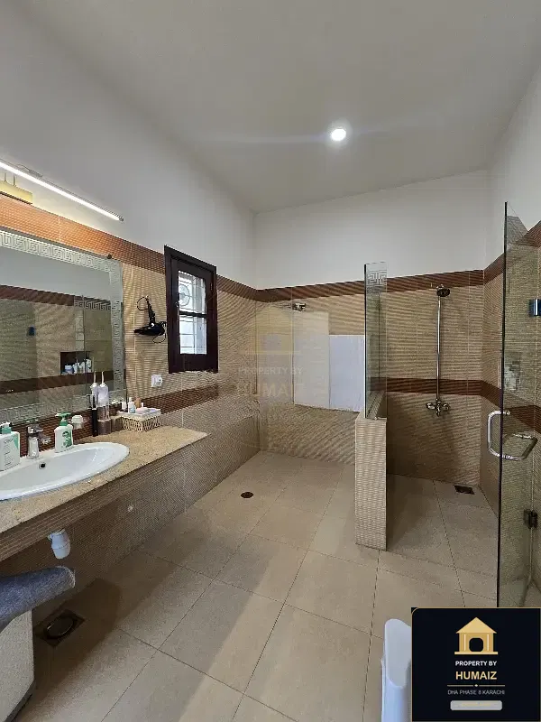 500 Sq. Yd. 5-Bedroom Luxury Villa (Basement, 6 Bath, Residence 3) on Zulfiqar Commercial For Sale in DHA Phase 8 Karachi — Photograph 15