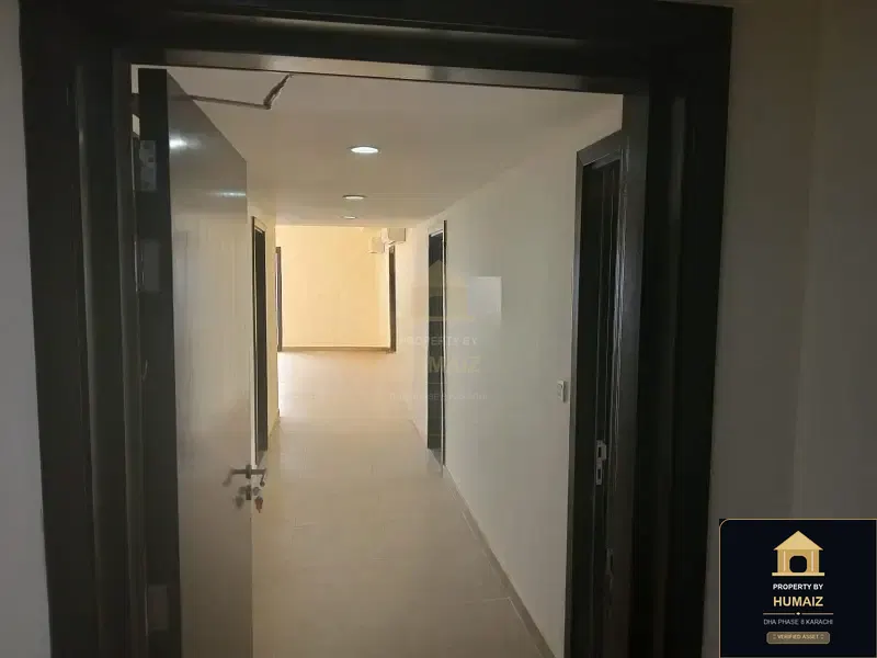3-Bedroom Luxury Apartment (Sea Facing, 3 Bath, Suite 3) at Pearl Towers For Sale in DHA Phase 8 Karachi — Photograph 2