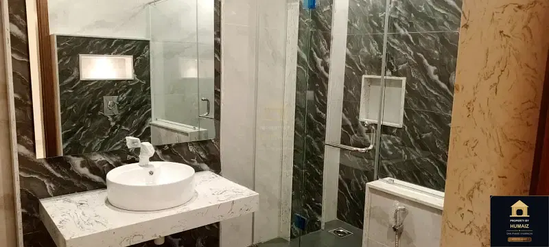 500 Sq. Yd. 6-Bedroom Luxury Villa (Basement, 7 Bath, Residence 7) in Zone A For Sale in DHA Phase 8 Karachi — Photograph 12