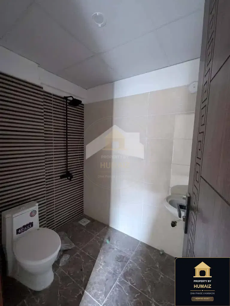 3-Bedroom Luxury Apartment (4 Bath, Suite 13) on Al-Murtaza Commercial For Rent in DHA Phase 8 Karachi — Photograph 10