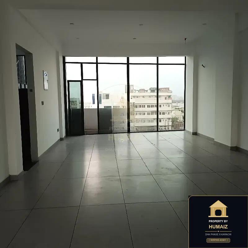 117 Sq. Yd. Corporate Office Space (Unit 3) on Zulfiqar Commercial For Sale in DHA Phase 8 Karachi — Photograph 2