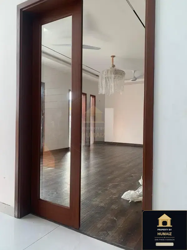 500 Sq. Yd. 6-Bedroom Luxury Villa (6 Bath, Residence 32) in DHA Phase 8 For Sale in DHA Phase 8 Karachi — Photograph 4