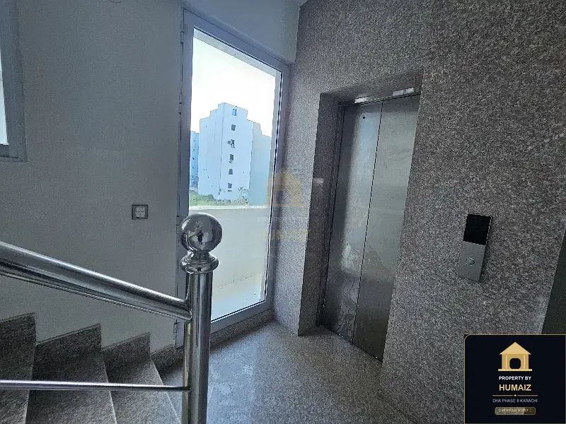 100 Sq. Yd. Commercial Building (Boulevard Facing, Unit 4) on Zulfiqar Commercial For Sale in DHA Phase 8 Karachi — Photograph 16
