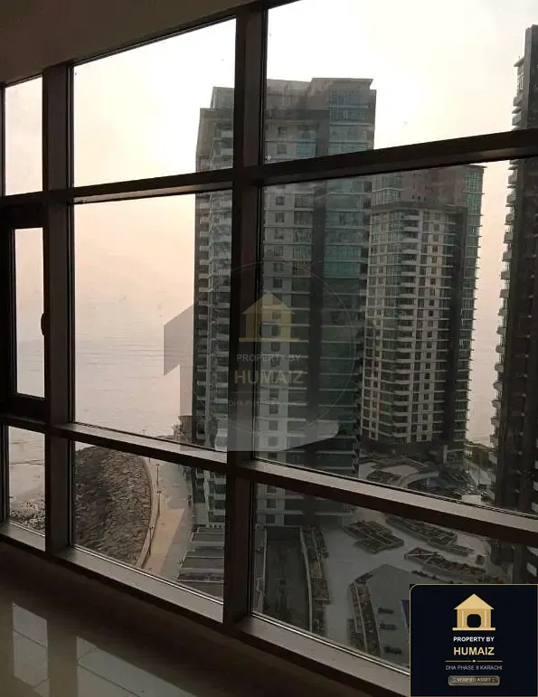 3-Bedroom Luxury Apartment (Sea Facing, 5 Bath, Suite 25) at The Views For Sale in DHA Phase 8 Karachi — Photograph 4