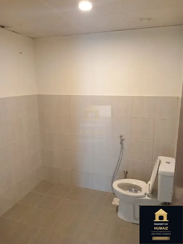 2-Bed Luxury Penthouse (Sea Facing, 4 Bath, Suite 3) at Reef Towers For Rent in DHA Phase 8 Karachi — Photograph 20