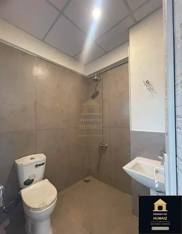 3-Bedroom Luxury Apartment (3 Bath, Suite 14) on Al-Murtaza Commercial For Rent in DHA Phase 8 Karachi — Photograph 2