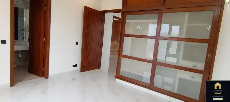 500 Sq. Yd. 7-Bedroom Luxury Villa (Basement, 6 Bath, Residence 9) in DHA Phase 8 For Sale in DHA Phase 8 Karachi — Photograph 22