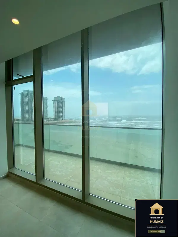 2-Bedroom Luxury Apartment (Sea Facing, 3 Bath, Suite 25) at The Views For Rent in DHA Phase 8 Karachi — Photograph 12