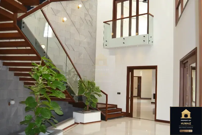 1,000 Sq. Yd. 6-Bedroom Luxury Villa (Basement, 7 Bath, Residence 58) in DHA Phase 8 For Sale in DHA Phase 8 Karachi — Photograph 3