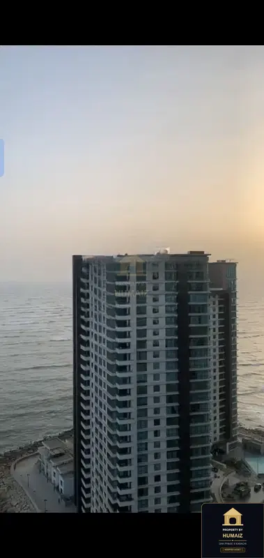 3-Bedroom Luxury Apartment (Sea Facing, 4 Bath, Suite 4) at Pearl Towers For Rent in DHA Phase 8 Karachi — Photograph 3