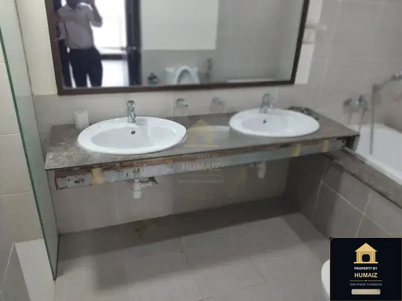 3-Bedroom Luxury Apartment (Sea Facing, 4 Bath, Suite 14) at Coral Towers For Sale in DHA Phase 8 Karachi — Photograph 23