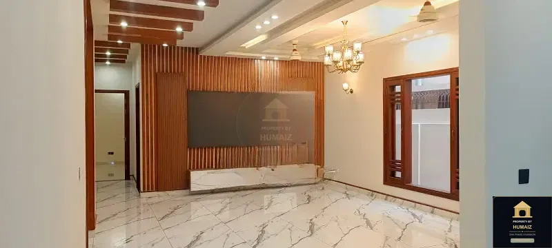 500 Sq. Yd. 6-Bedroom Luxury Villa (Basement, 7 Bath, Residence 7) in Zone A For Sale in DHA Phase 8 Karachi — Photograph 3