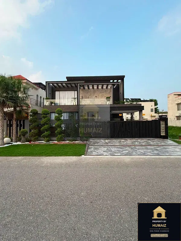 666 Sq. Yd. Architectural Villa in Zone B For Sale in DHA Phase 8 Karachi — Photograph 9