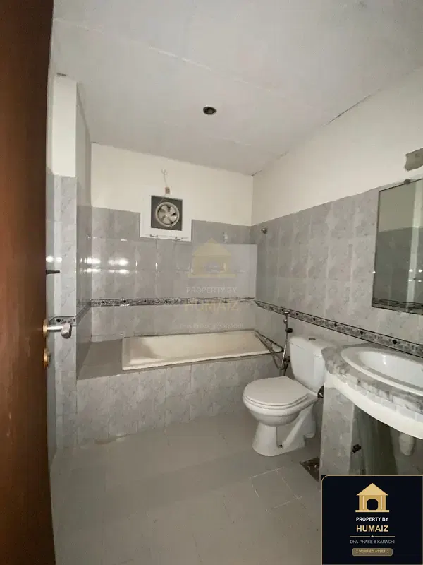 4-Bedroom Luxury Apartment (Sea Facing, 5 Bath, Suite 20) at Creek Vistas For Rent in DHA Phase 8 Karachi — Photograph 11