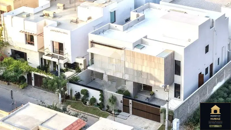 500 Sq. Yd. 6-Bedroom Luxury Villa (Basement, 7 Bath, Residence 24) in DHA Phase 8 For Sale in DHA Phase 8 Karachi — Photograph 2