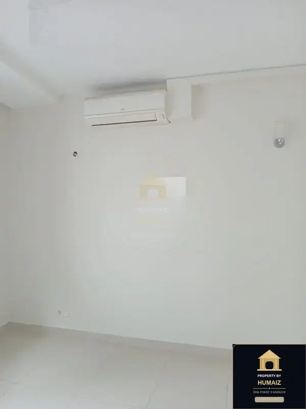 4-Bedroom Luxury Apartment (Sea Facing, 4 Bath, Suite 5) at Reef Towers For Rent in DHA Phase 8 Karachi — Photograph 4