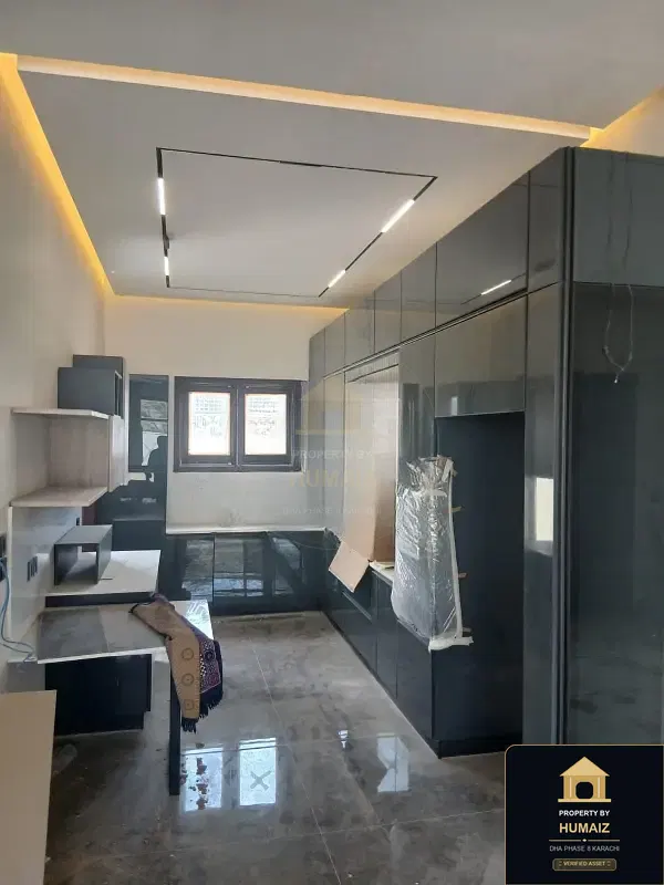 500 Sq. Yd. 6-Bedroom Luxury Villa (Basement, 6 Bath, Residence 21) in DHA Phase 8 For Sale in DHA Phase 8 Karachi — Photograph 2