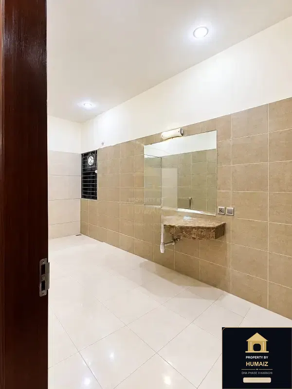 3-Bedroom Upper/Lower Portion (4 Bath, Unit 83) in DHA Phase 8 For Rent in DHA Phase 8 Karachi — Photograph 5