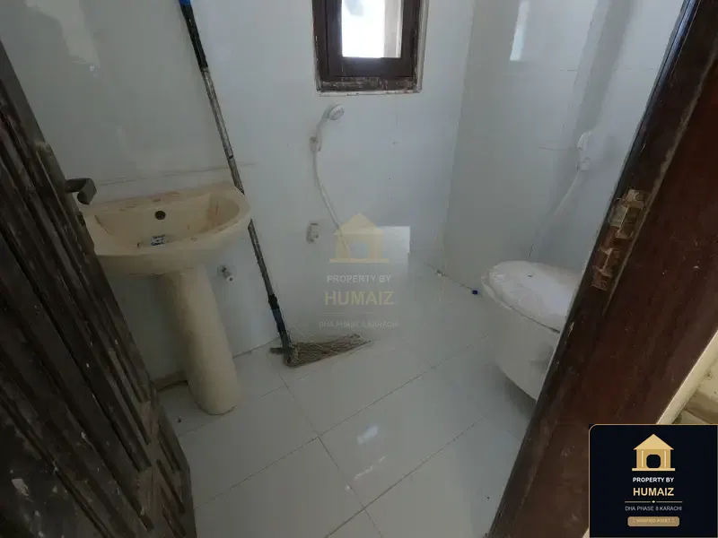 111 Sq. Yd. Corporate Office Space (Unit 11) on Al-Murtaza Commercial For Rent in DHA Phase 8 Karachi — Photograph 9