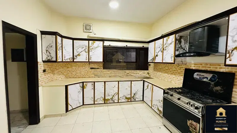 4-Bedroom Upper/Lower Portion (5 Bath, Unit 2) in DHA Phase 8 For Rent in DHA Phase 8 Karachi — Photograph 17