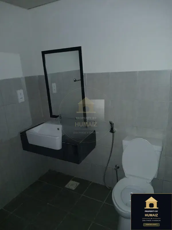 4-Bedroom Luxury Apartment (Sea Facing, 6 Bath, Suite 1) at Coral Towers For Rent in DHA Phase 8 Karachi — Photograph 17