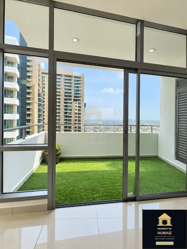 4-Bedroom Luxury Apartment (Sea Facing, 5 Bath, Suite 4) at Reef Towers For Rent in DHA Phase 8 Karachi — Photograph 4