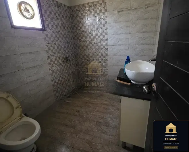 3-Bedroom Upper/Lower Portion (Brand New, 4 Bath, Unit 28) in DHA Phase 8 For Rent in DHA Phase 8 Karachi — Photograph 17