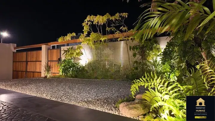 500 Sq. Yd. 5-Bedroom Luxury Villa on Khayaban-e-Faisal For Sale in DHA Phase 8 Karachi — Photograph 2