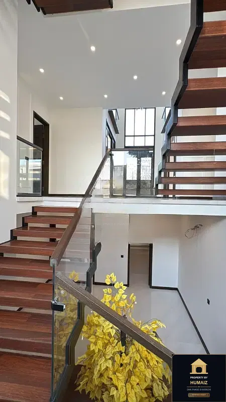 600 Sq. Yd. 6-Bedroom Luxury Villa (Basement, 7 Bath, Residence 3) in DHA Phase 8 For Sale in DHA Phase 8 Karachi — Photograph 10