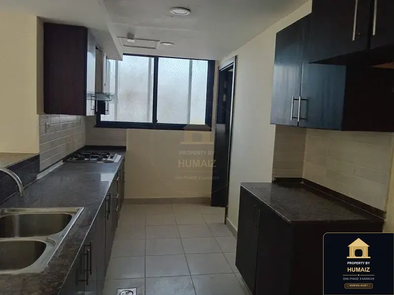 3-Bedroom Luxury Apartment (Sea Facing, 5 Bath, Suite 12) at Coral Towers For Sale in DHA Phase 8 Karachi — Photograph 10