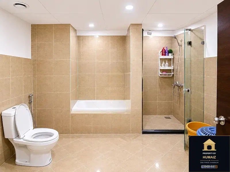 4-Bedroom Luxury Apartment (Sea Facing, 5 Bath, Suite 4) at Pearl Towers For Rent in DHA Phase 8 Karachi — Photograph 4