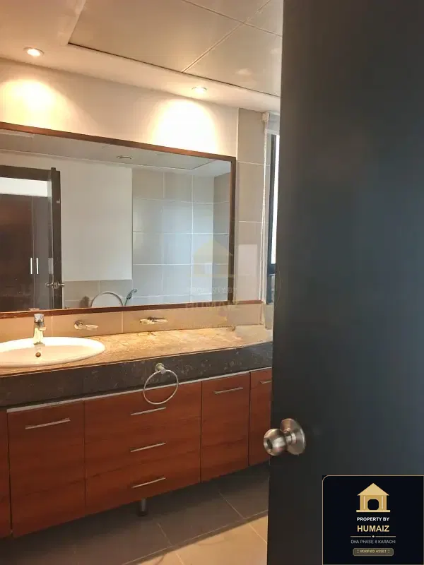 4-Bedroom Luxury Apartment (Sea Facing, 6 Bath, Suite 10) at Coral Towers For Sale in DHA Phase 8 Karachi — Photograph 14