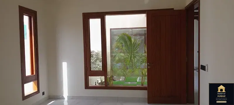500 Sq. Yd. 8-Bedroom Luxury Villa (Basement, 7 Bath, Residence 2) in DHA Phase 8 For Sale in DHA Phase 8 Karachi — Photograph 13