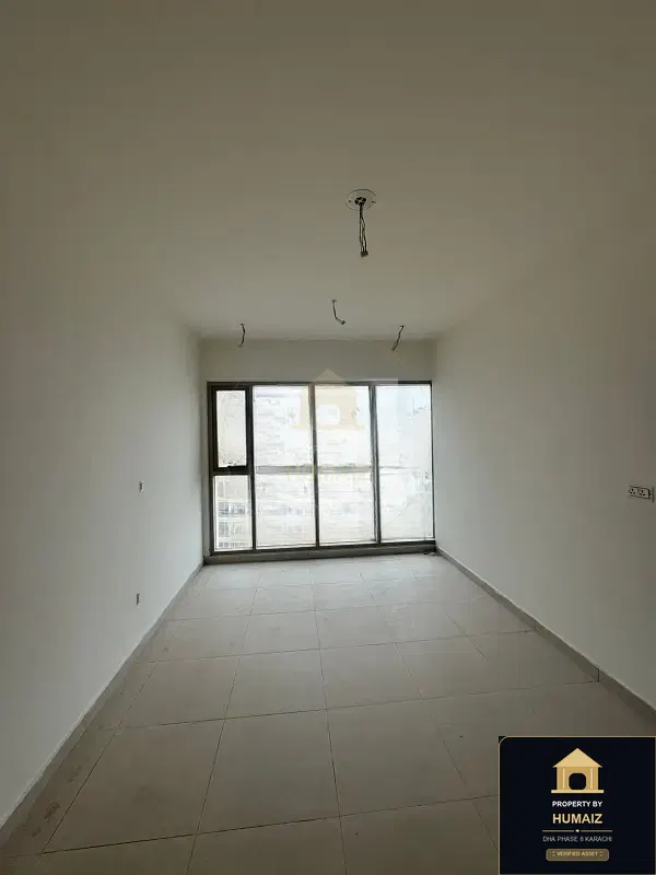 1-Bedroom Luxury Apartment (Brand New, 2 Bath, Suite 1) at Emaar Oceanfront For Sale in DHA Phase 8 Karachi — Photograph 11