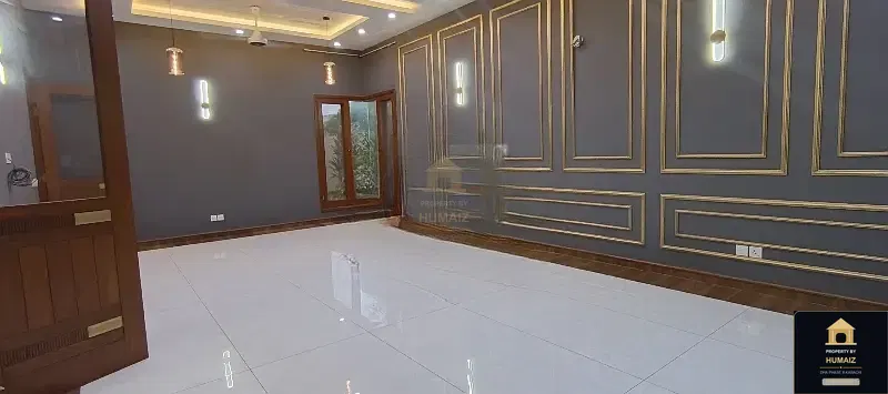 600 Sq. Yd. 7-Bedroom Luxury Villa in Zone A For Sale in DHA Phase 8 Karachi — Photograph 8