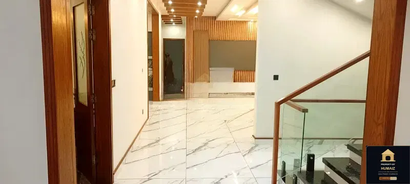 500 Sq. Yd. 6-Bedroom Luxury Villa (Basement, 7 Bath, Residence 7) in Zone A For Sale in DHA Phase 8 Karachi — Photograph 4
