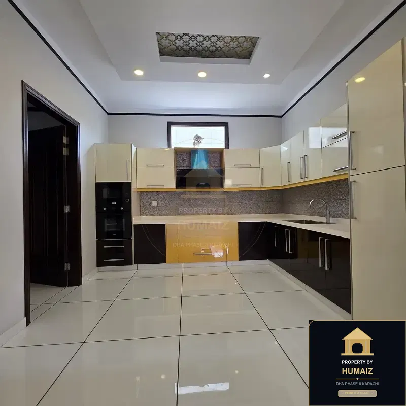 666 Sq. Yd. 6-Bedroom Luxury Villa (Basement, 6 Bath, Residence 14) in DHA Phase 8 For Sale in DHA Phase 8 Karachi — Photograph 2