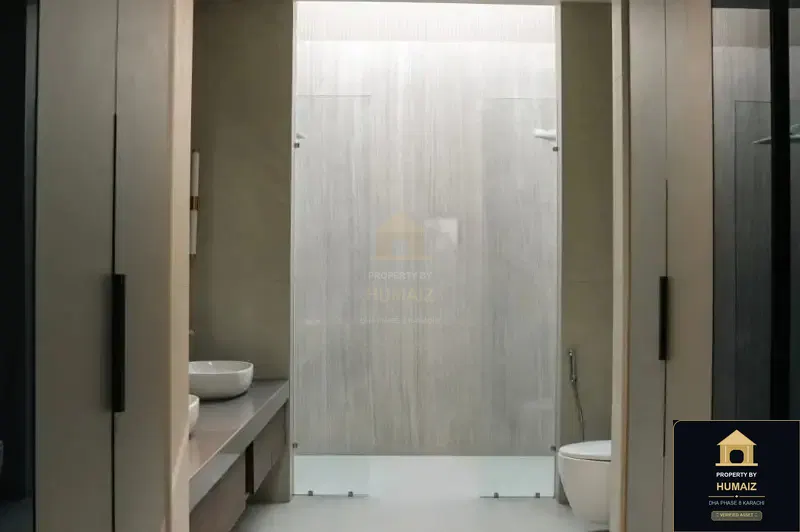 500 Sq. Yd. 6-Bedroom Luxury Villa (West Open, 6 Bath, Residence 1) on Zulfiqar Commercial For Sale in DHA Phase 8 Karachi — Photograph 9