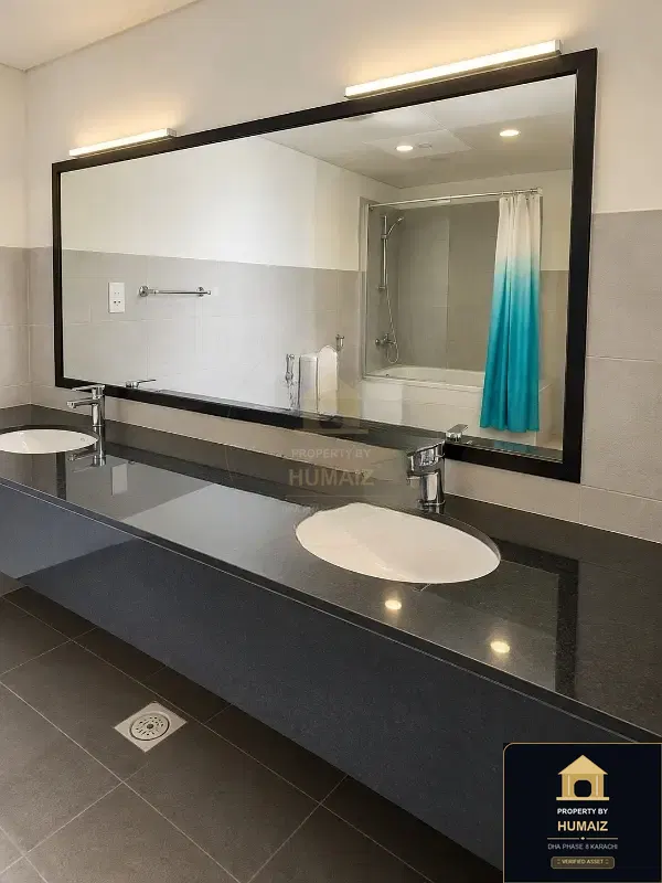 4-Bedroom Luxury Apartment (Sea Facing, 5 Bath, Suite 4) at Reef Towers For Rent in DHA Phase 8 Karachi — Photograph 12