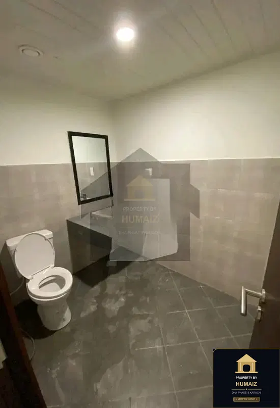 3-Bedroom Luxury Apartment (Sea Facing, 5 Bath, Suite 33) at Pearl Towers For Sale in DHA Phase 8 Karachi — Photograph 9