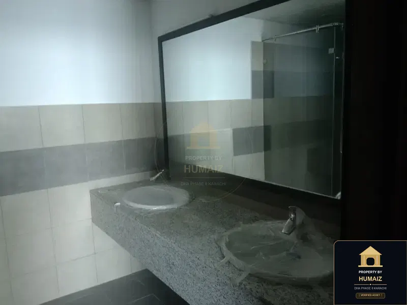 3-Bedroom Luxury Apartment (Sea Facing, 5 Bath, Suite 18) at Pearl Towers For Sale in DHA Phase 8 Karachi — Photograph 11