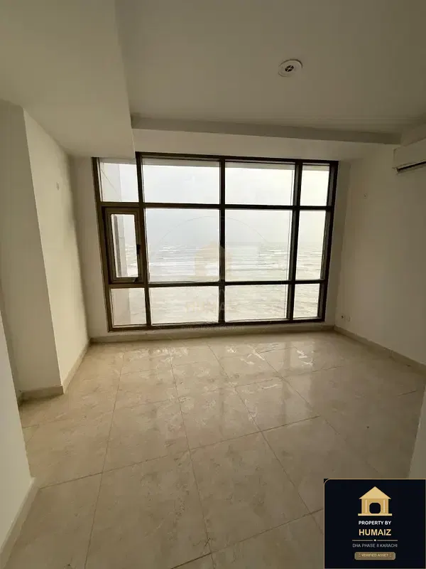 3-Bedroom Luxury Apartment (Sea Facing, 5 Bath, Suite 7) at Pearl Towers For Sale in DHA Phase 8 Karachi — Photograph 2