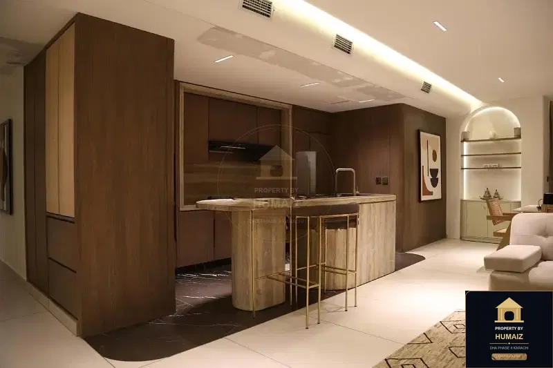4-Bedroom Luxury Apartment (Sea Facing, 5 Bath, Suite 10) at Pearl Towers For Rent in DHA Phase 8 Karachi — Photograph 27